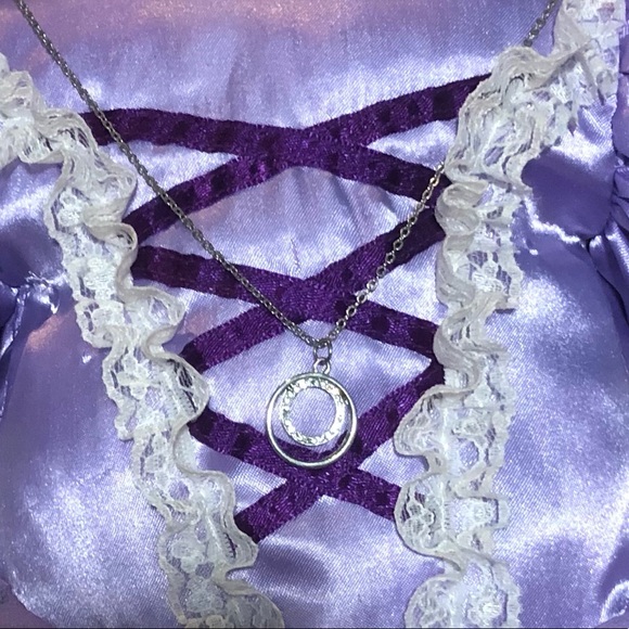 Charlotte Russe Jewelry - Silver Circle Necklace